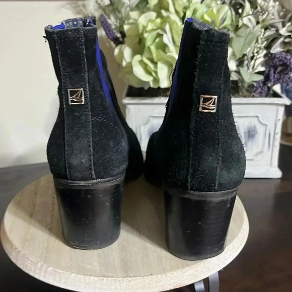 Sperry‎ Black Suede Heeled Ankle Boots - Picture 2 of 7